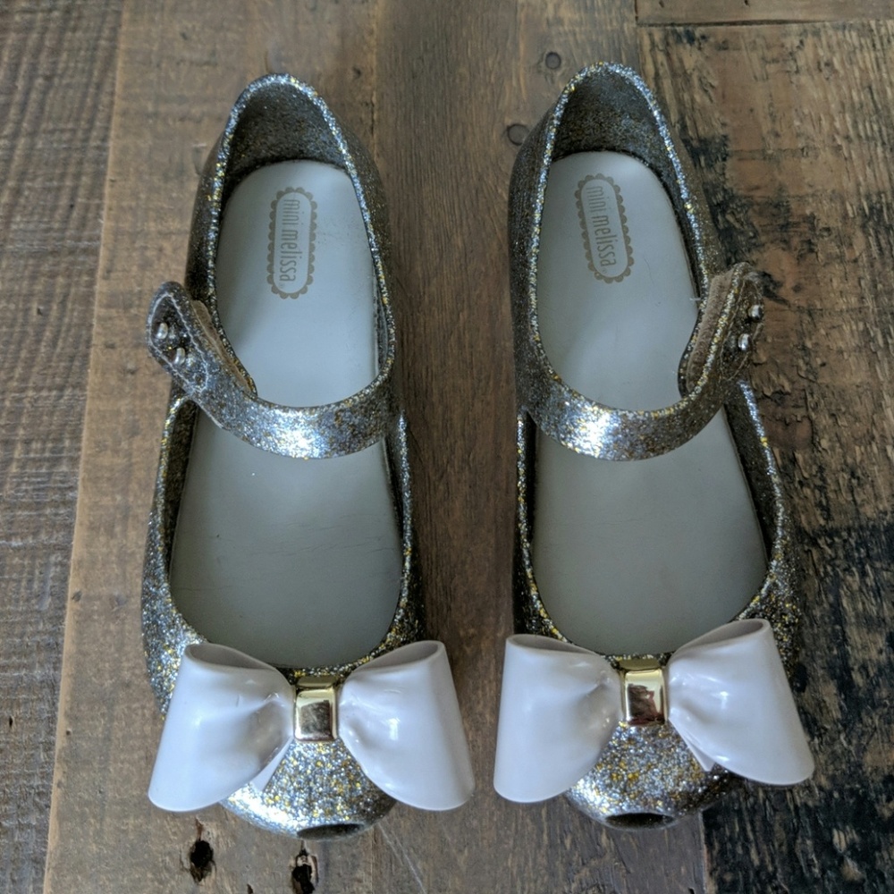 Mini Melissa Gold Ultragirl size 11